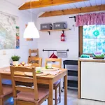 Kolonia Lesna Z Sauna I Goraca Balia Alpesi faház *