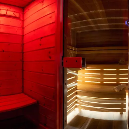 샬레 Kolonia Lesna Z Sauna I Goraca Balia 라트코프